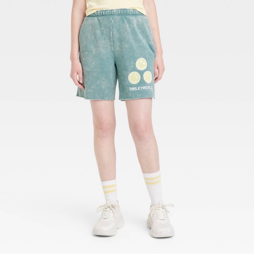 New Without Tag - Women’s SmileyWorld What Makes You Smile Graphic Shorts